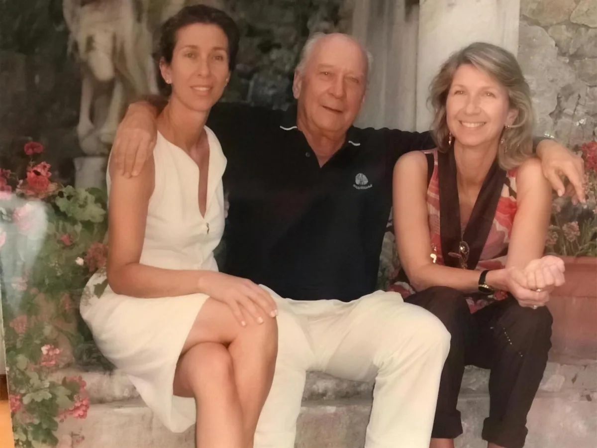 Pieralberto degli Albertini con le figlie Barbara e Maddalena